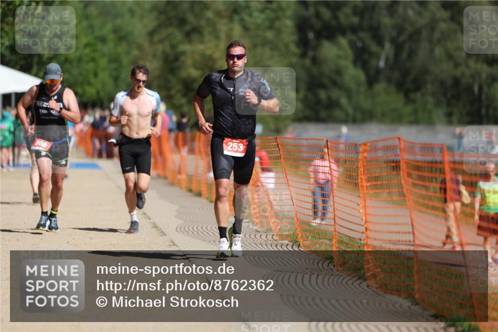 07.09.2025 - 19. Norderstedt Triathlon Michael Strokosch http://msf.ph/oto/8762362 07.09.2025 12:08:48 Laufen 185, 253, 806 meine-sportfotos.de