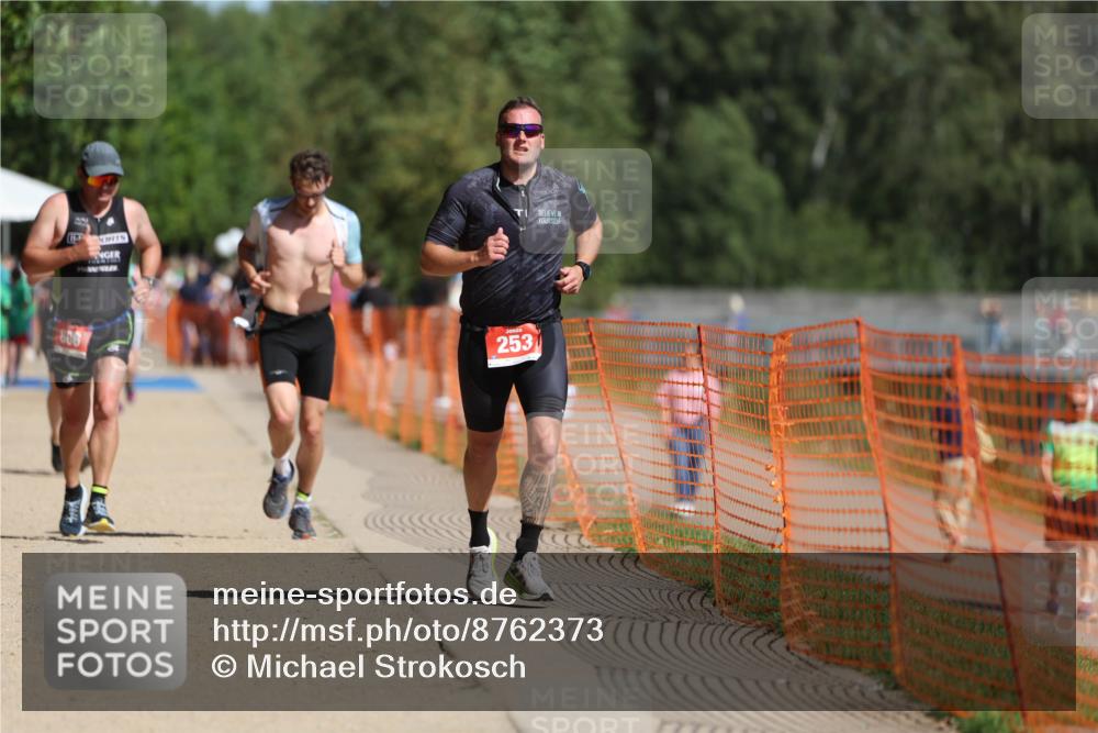07.09.2025 - 19. Norderstedt Triathlon Michael Strokosch http://msf.ph/oto/8762373 07.09.2025 12:08:49 Laufen 185, 253, 806, 1244 meine-sportfotos.de