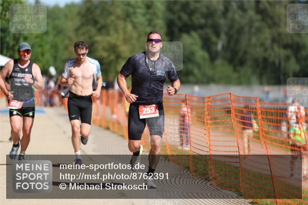 07.09.2025 - 19. Norderstedt Triathlon Michael Strokosch http://msf.ph/oto/8762391 07.09.2025 12:08:50 Laufen 185, 253, 806, 1244 meine-sportfotos.de