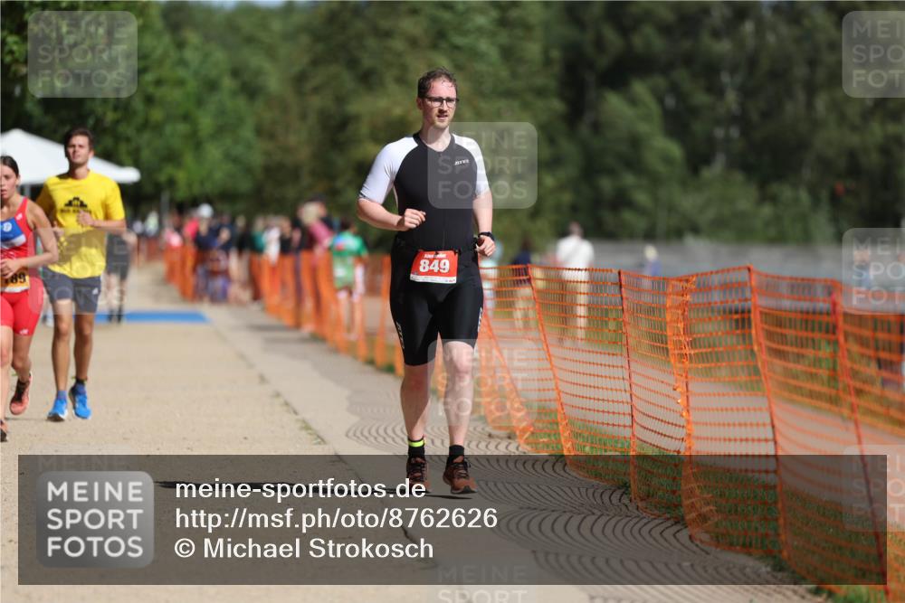 07.09.2025 - 19. Norderstedt Triathlon Michael Strokosch http://msf.ph/oto/8762626 07.09.2025 12:09:13 Laufen 228, 849, 1189 meine-sportfotos.de