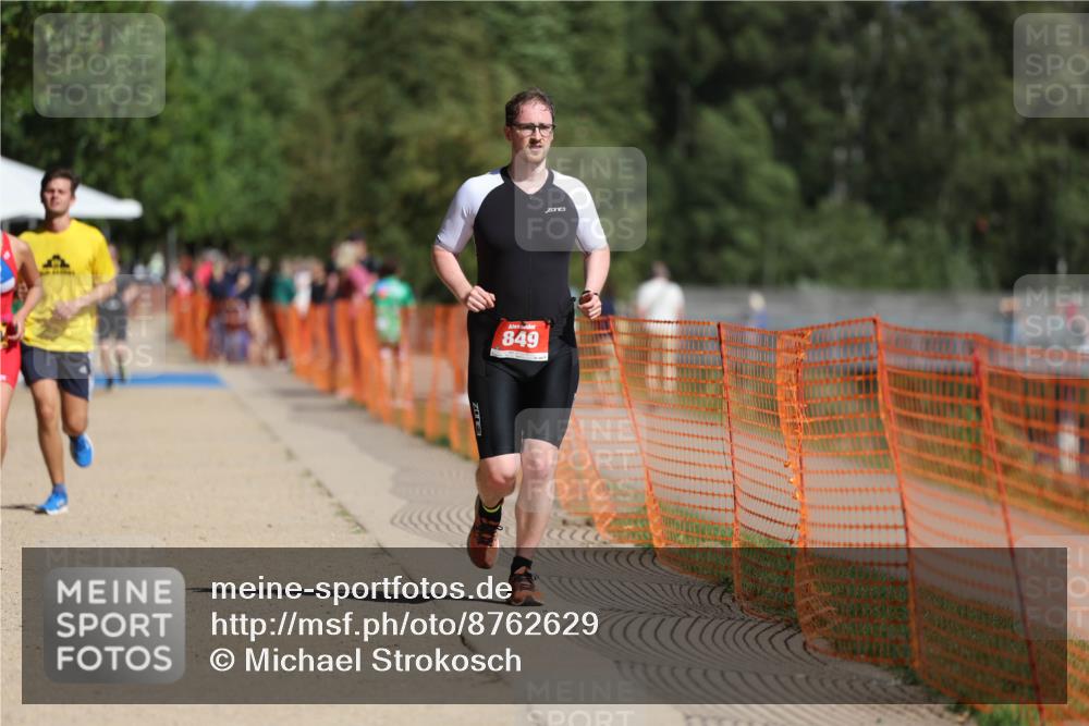 07.09.2025 - 19. Norderstedt Triathlon Michael Strokosch http://msf.ph/oto/8762629 07.09.2025 12:09:13 Laufen 228, 849, 1189 meine-sportfotos.de