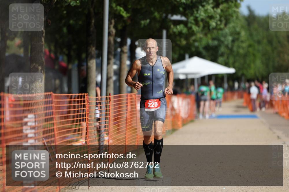 07.09.2025 - 19. Norderstedt Triathlon Michael Strokosch http://msf.ph/oto/8762702 07.09.2025 11:28:35 Laufen 225 meine-sportfotos.de