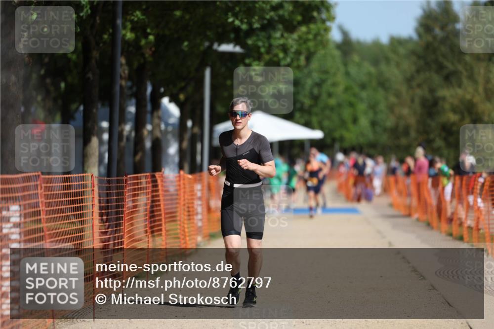 07.09.2025 - 19. Norderstedt Triathlon Michael Strokosch http://msf.ph/oto/8762797 07.09.2025 12:09:31 Laufen 859 meine-sportfotos.de