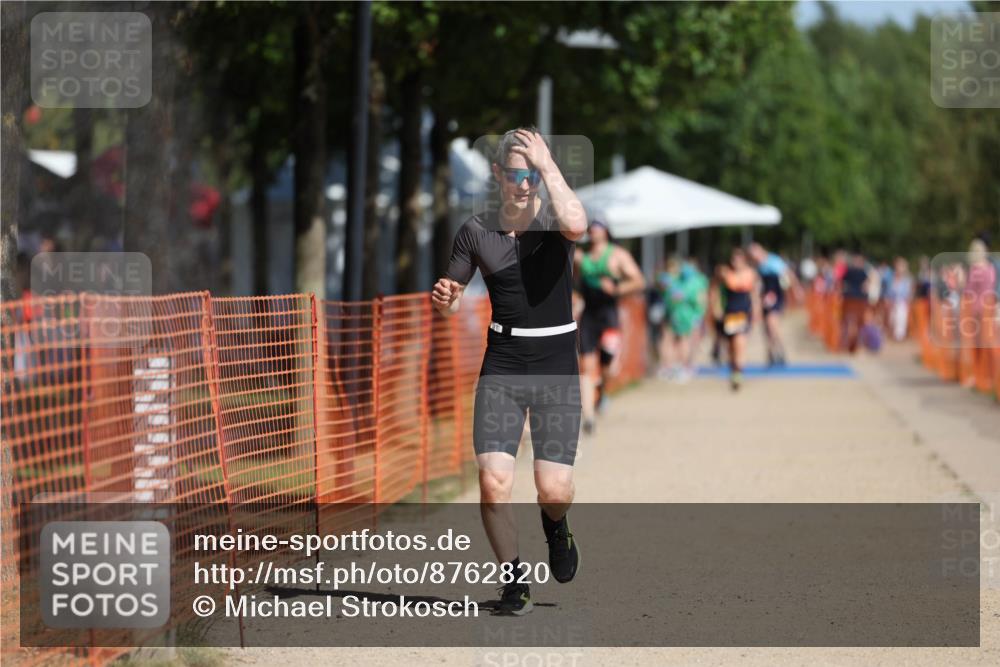 07.09.2025 - 19. Norderstedt Triathlon Michael Strokosch http://msf.ph/oto/8762820 07.09.2025 12:09:32 Laufen 859, 1383 meine-sportfotos.de