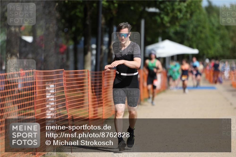 07.09.2025 - 19. Norderstedt Triathlon Michael Strokosch http://msf.ph/oto/8762828 07.09.2025 12:09:32 Laufen 859, 1383 meine-sportfotos.de