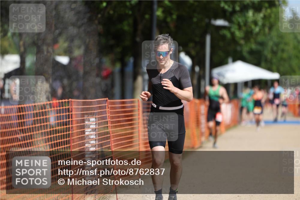 07.09.2025 - 19. Norderstedt Triathlon Michael Strokosch http://msf.ph/oto/8762837 07.09.2025 12:09:33 Laufen 859, 1383 meine-sportfotos.de