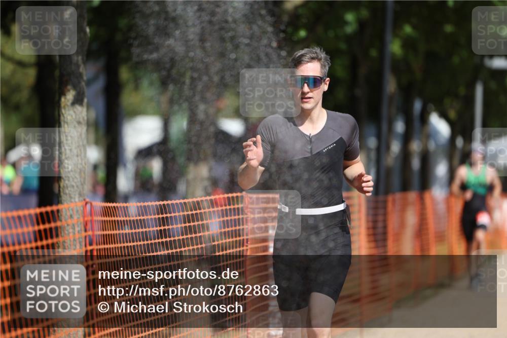 07.09.2025 - 19. Norderstedt Triathlon Michael Strokosch http://msf.ph/oto/8762863 07.09.2025 12:09:34 Laufen 859, 1383 meine-sportfotos.de