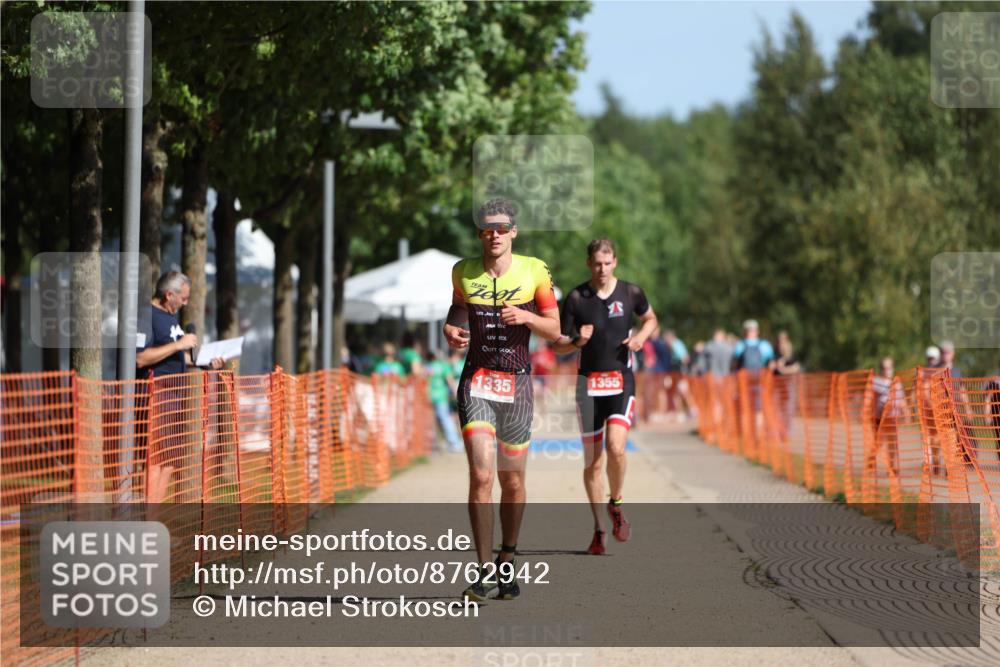 07.09.2025 - 19. Norderstedt Triathlon Michael Strokosch http://msf.ph/oto/8762942 07.09.2025 11:29:22 Laufen 1335, 1355 meine-sportfotos.de