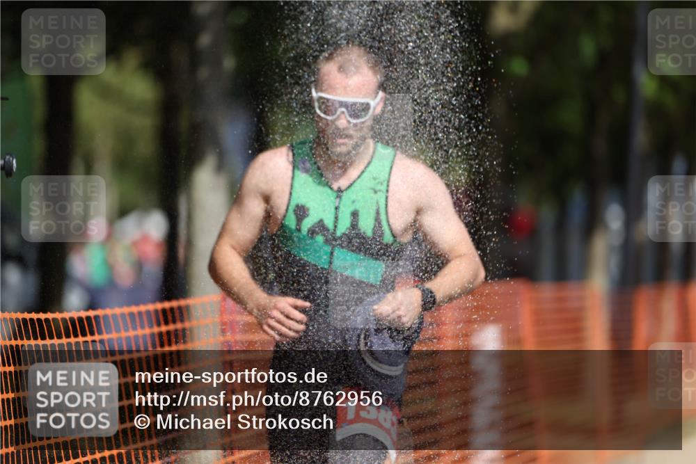 07.09.2025 - 19. Norderstedt Triathlon Michael Strokosch http://msf.ph/oto/8762956 07.09.2025 12:09:40 Laufen 1195, 1383 meine-sportfotos.de