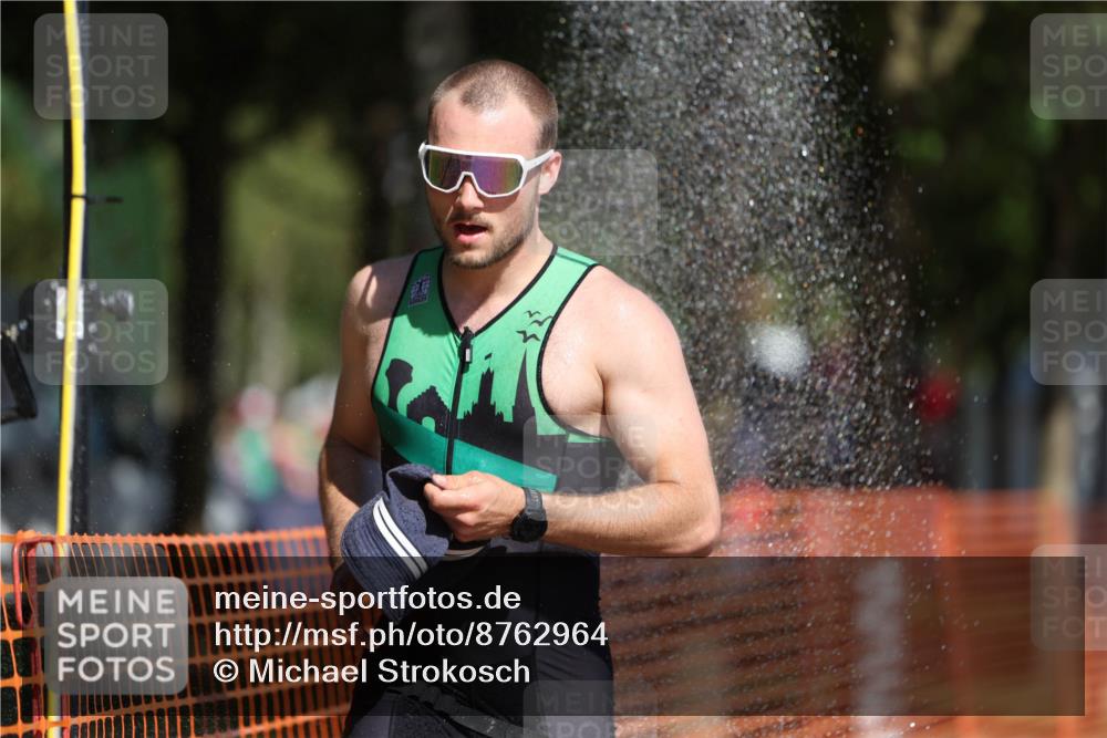 07.09.2025 - 19. Norderstedt Triathlon Michael Strokosch http://msf.ph/oto/8762964 07.09.2025 12:09:40 Laufen 1195, 1383 meine-sportfotos.de