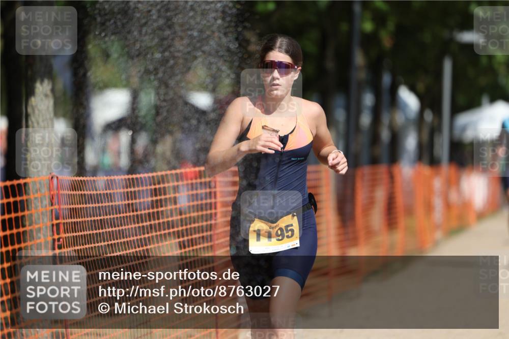 07.09.2025 - 19. Norderstedt Triathlon Michael Strokosch http://msf.ph/oto/8763027 07.09.2025 12:09:47 Laufen 1195, 1319 meine-sportfotos.de