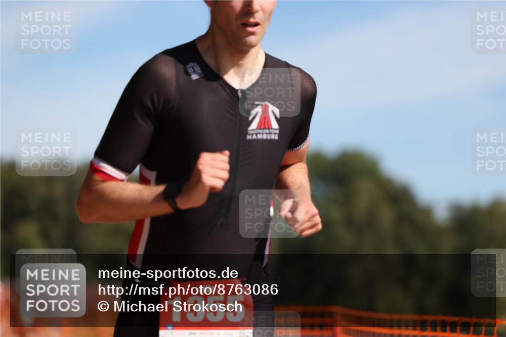 07.09.2025 - 19. Norderstedt Triathlon Michael Strokosch http://msf.ph/oto/8763086 07.09.2025 11:29:29 Laufen 1335, 1355 meine-sportfotos.de