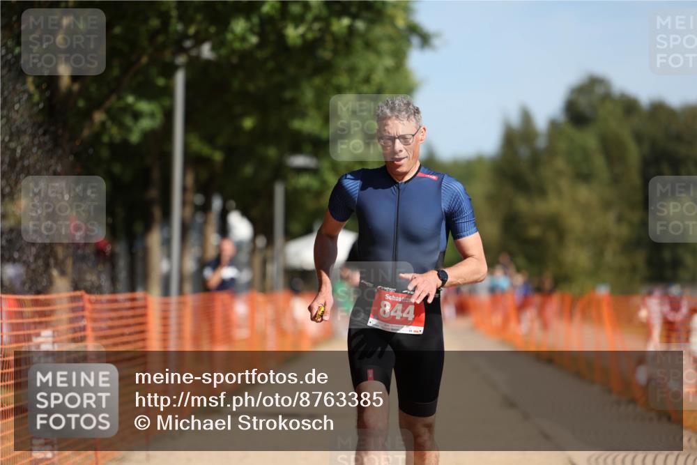 07.09.2025 - 19. Norderstedt Triathlon Michael Strokosch http://msf.ph/oto/8763385 07.09.2025 11:30:09 Laufen 844, 1323 meine-sportfotos.de
