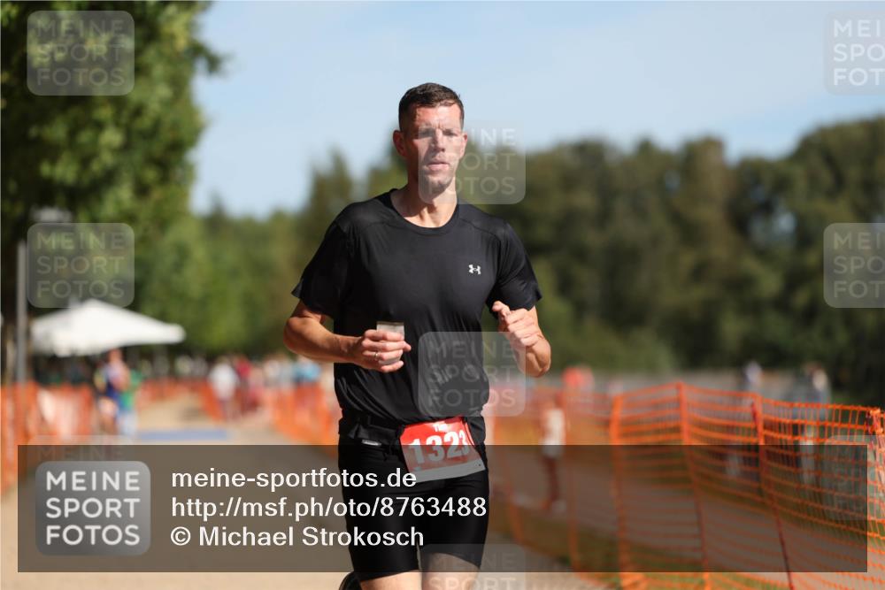 07.09.2025 - 19. Norderstedt Triathlon Michael Strokosch http://msf.ph/oto/8763488 07.09.2025 11:30:13 Laufen 844, 1323 meine-sportfotos.de