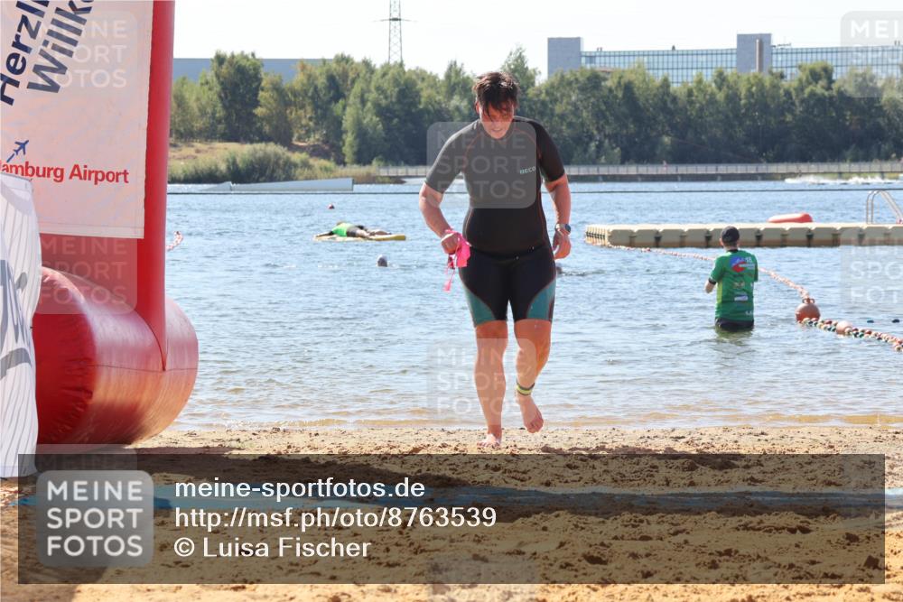 07.09.2025 - 19. Norderstedt Triathlon Luisa Fischer http://msf.ph/oto/8763539 07.09.2025 12:16:31 Schwimmen 219, 272 meine-sportfotos.de