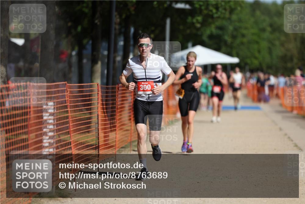 07.09.2025 - 19. Norderstedt Triathlon Michael Strokosch http://msf.ph/oto/8763689 07.09.2025 12:10:46 Laufen 300, 1155 meine-sportfotos.de