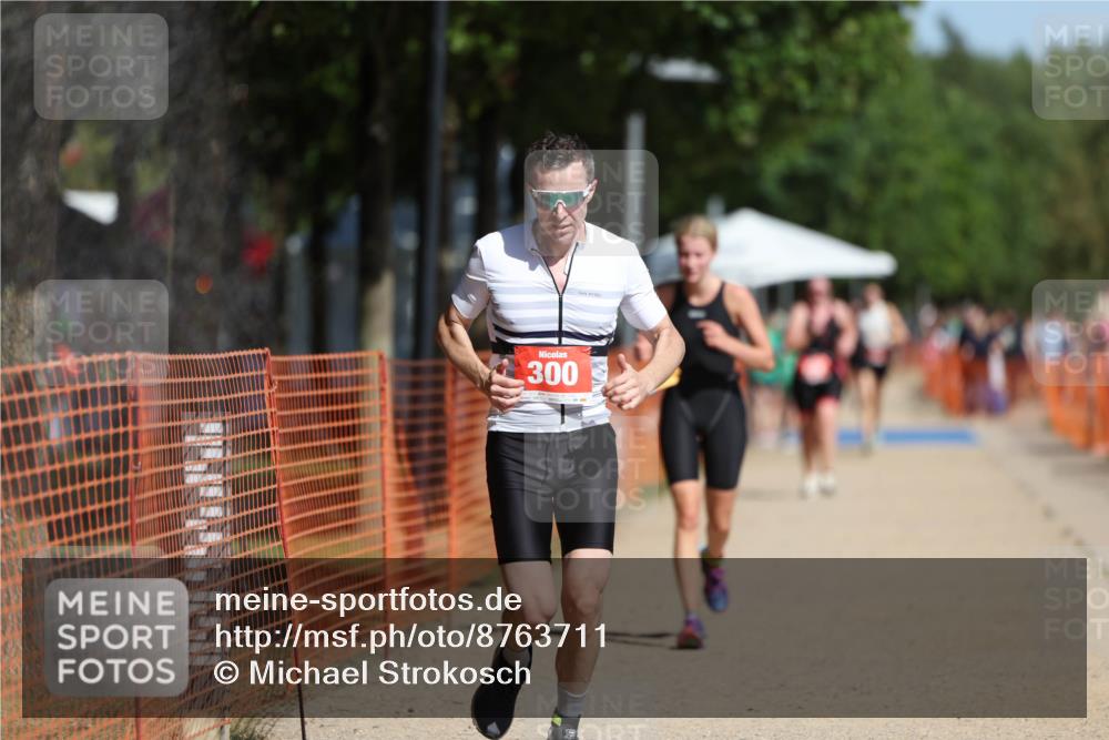 07.09.2025 - 19. Norderstedt Triathlon Michael Strokosch http://msf.ph/oto/8763711 07.09.2025 12:10:48 Laufen 300, 1155 meine-sportfotos.de