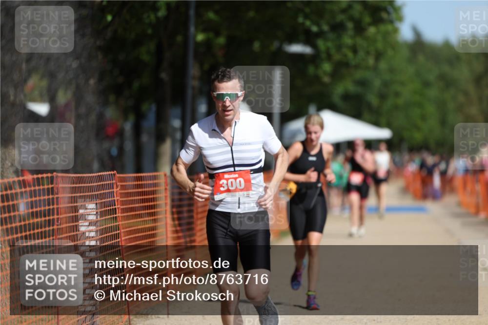 07.09.2025 - 19. Norderstedt Triathlon Michael Strokosch http://msf.ph/oto/8763716 07.09.2025 12:10:48 Laufen 300, 1155 meine-sportfotos.de