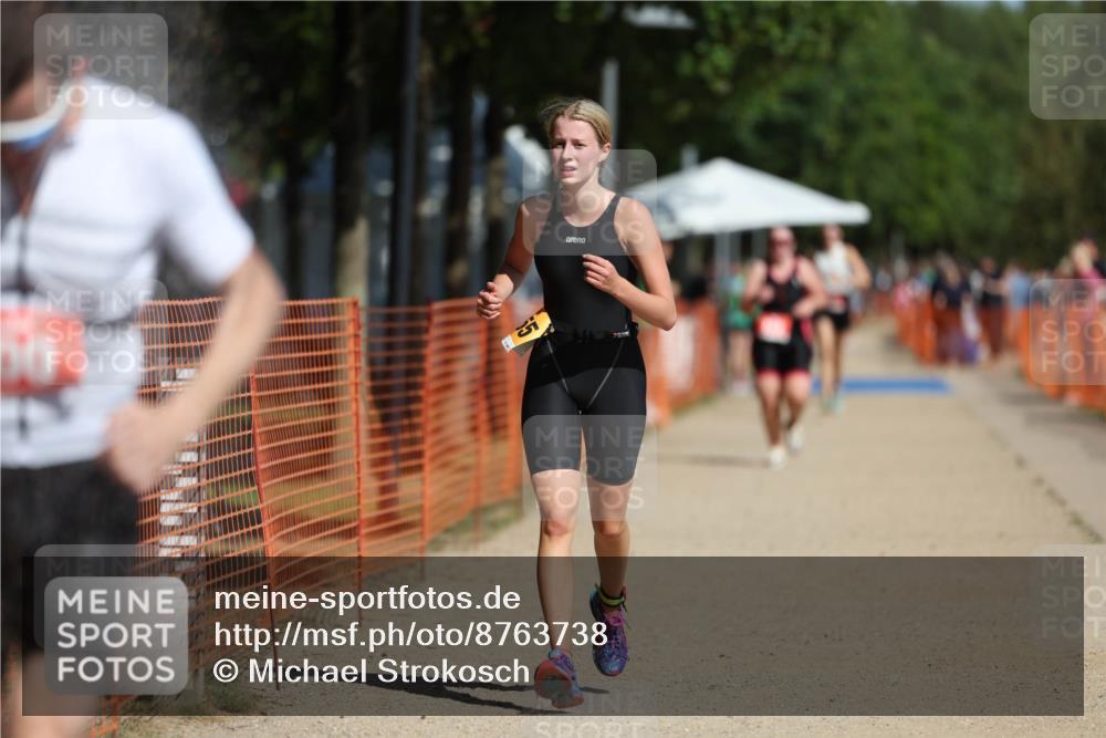 07.09.2025 - 19. Norderstedt Triathlon Michael Strokosch http://msf.ph/oto/8763738 07.09.2025 12:10:50 Laufen 300, 1155 meine-sportfotos.de