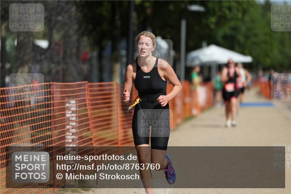 07.09.2025 - 19. Norderstedt Triathlon Michael Strokosch http://msf.ph/oto/8763760 07.09.2025 12:10:51 Laufen 300, 1155 meine-sportfotos.de