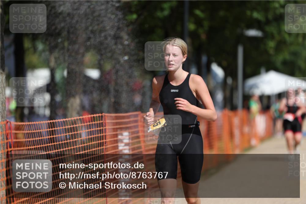07.09.2025 - 19. Norderstedt Triathlon Michael Strokosch http://msf.ph/oto/8763767 07.09.2025 12:10:51 Laufen 300, 1155 meine-sportfotos.de