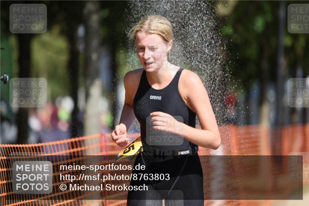 07.09.2025 - 19. Norderstedt Triathlon Michael Strokosch http://msf.ph/oto/8763803 07.09.2025 12:10:53 Laufen 300, 1155 meine-sportfotos.de