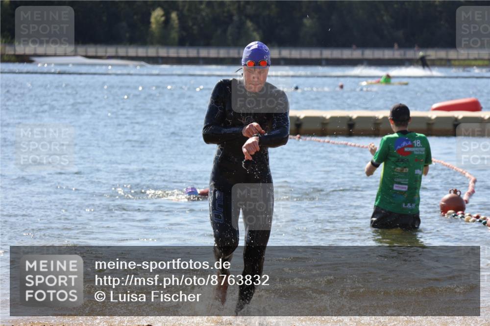 07.09.2025 - 19. Norderstedt Triathlon Luisa Fischer http://msf.ph/oto/8763832 07.09.2025 12:28:59 Schwimmen 698 meine-sportfotos.de