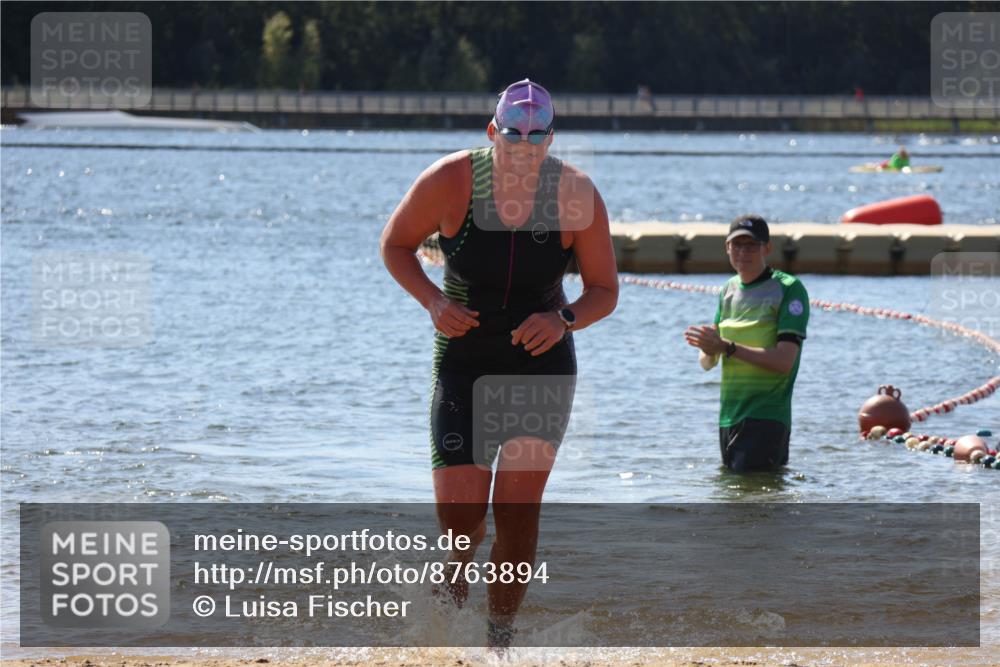 07.09.2025 - 19. Norderstedt Triathlon Luisa Fischer http://msf.ph/oto/8763894 07.09.2025 12:29:12 Schwimmen 698, 744 meine-sportfotos.de