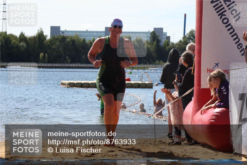07.09.2025 - 19. Norderstedt Triathlon Luisa Fischer http://msf.ph/oto/8763933 07.09.2025 12:29:15 Schwimmen 744 meine-sportfotos.de
