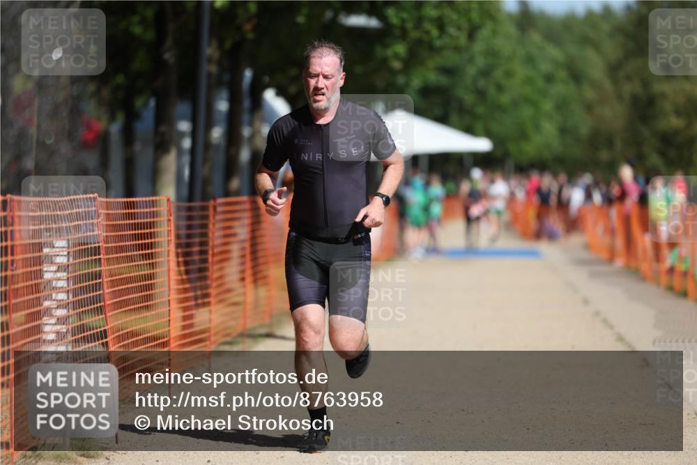 07.09.2025 - 19. Norderstedt Triathlon Michael Strokosch http://msf.ph/oto/8763958 07.09.2025 12:11:16 Laufen 729, 787 meine-sportfotos.de