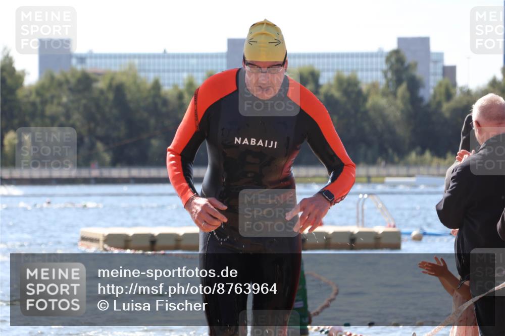 07.09.2025 - 19. Norderstedt Triathlon Luisa Fischer http://msf.ph/oto/8763964 07.09.2025 12:30:21 Schwimmen 706, 707 meine-sportfotos.de