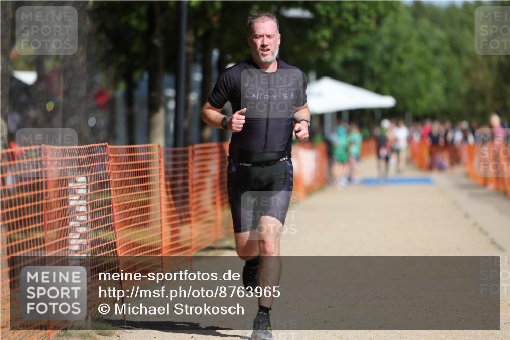 07.09.2025 - 19. Norderstedt Triathlon Michael Strokosch http://msf.ph/oto/8763965 07.09.2025 12:11:16 Laufen 729, 787 meine-sportfotos.de
