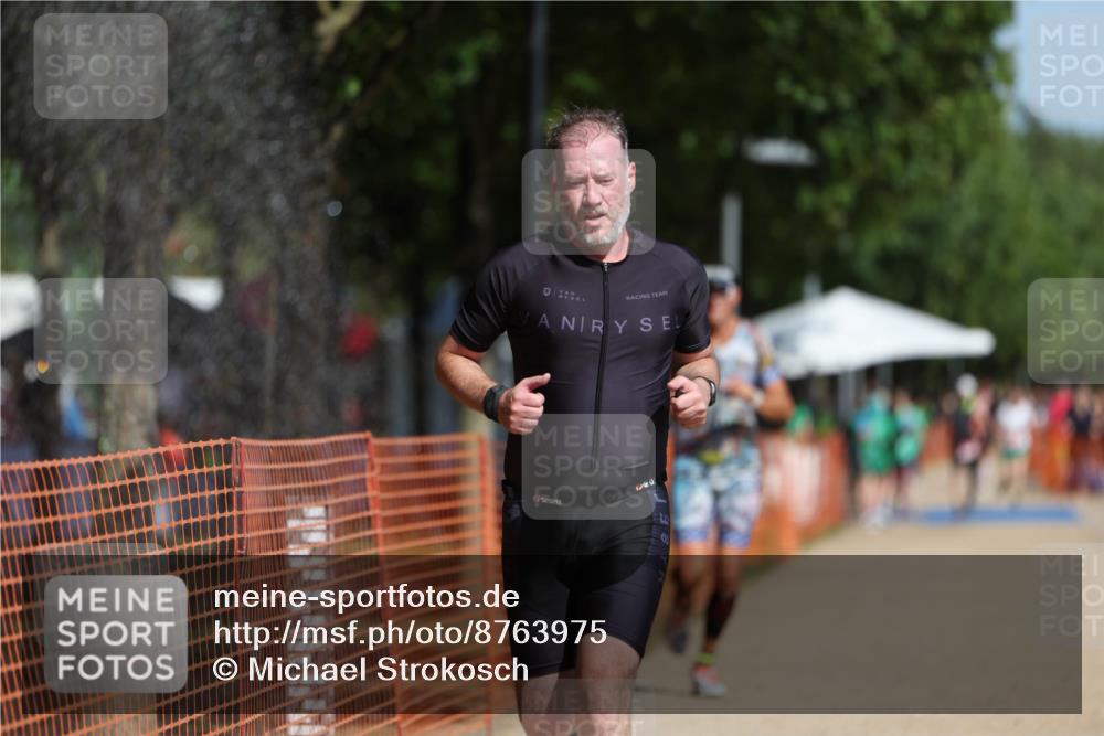 07.09.2025 - 19. Norderstedt Triathlon Michael Strokosch http://msf.ph/oto/8763975 07.09.2025 12:11:17 Laufen 729, 787 meine-sportfotos.de