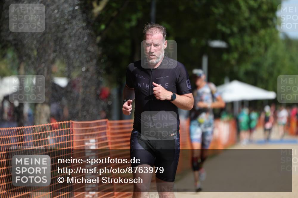 07.09.2025 - 19. Norderstedt Triathlon Michael Strokosch http://msf.ph/oto/8763979 07.09.2025 12:11:17 Laufen 729, 787 meine-sportfotos.de