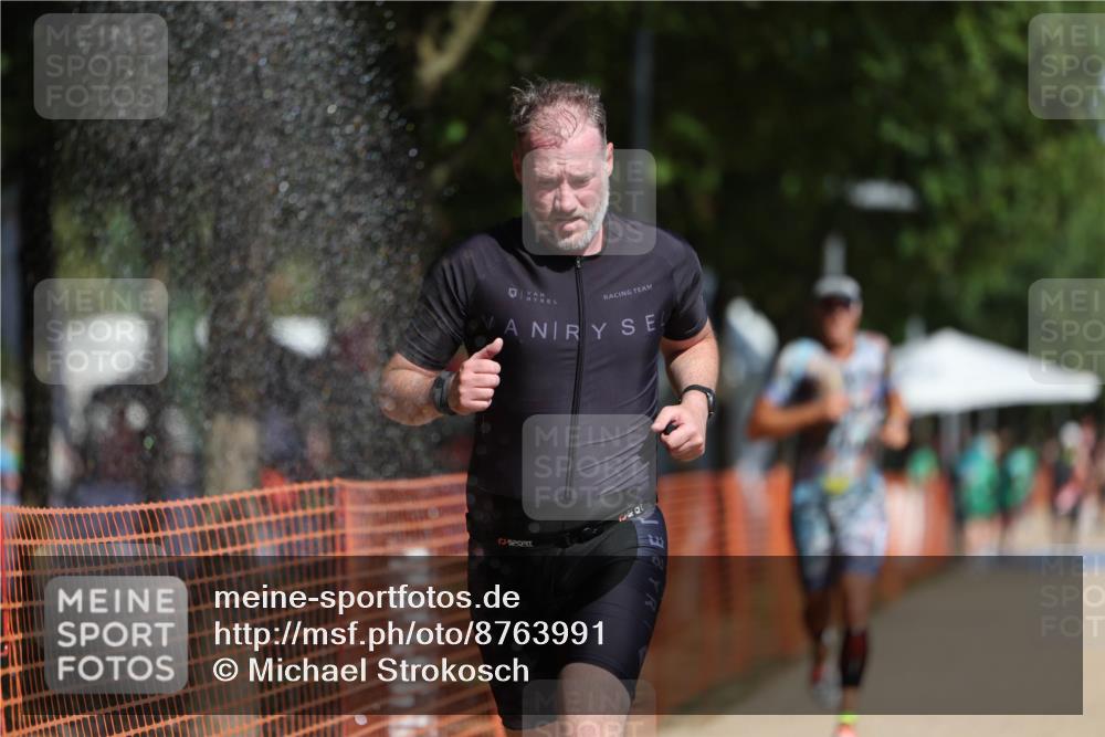 07.09.2025 - 19. Norderstedt Triathlon Michael Strokosch http://msf.ph/oto/8763991 07.09.2025 12:11:17 Laufen 729, 787 meine-sportfotos.de