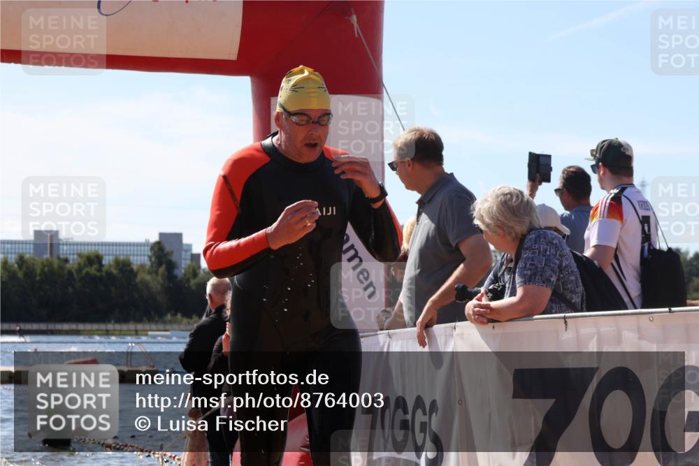 07.09.2025 - 19. Norderstedt Triathlon Luisa Fischer http://msf.ph/oto/8764003 07.09.2025 12:30:23 Schwimmen 706, 707 meine-sportfotos.de