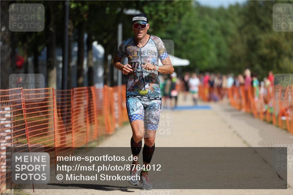 07.09.2025 - 19. Norderstedt Triathlon Michael Strokosch http://msf.ph/oto/8764012 07.09.2025 12:11:19 Laufen 729, 787 meine-sportfotos.de
