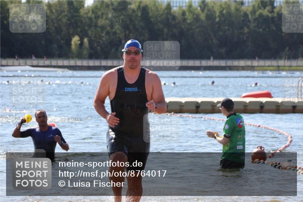 07.09.2025 - 19. Norderstedt Triathlon Luisa Fischer http://msf.ph/oto/8764017 07.09.2025 12:30:28 Schwimmen 706, 707, 1270 meine-sportfotos.de