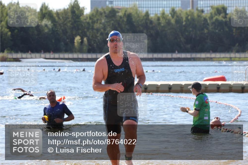 07.09.2025 - 19. Norderstedt Triathlon Luisa Fischer http://msf.ph/oto/8764022 07.09.2025 12:30:28 Schwimmen 706, 707, 1270 meine-sportfotos.de