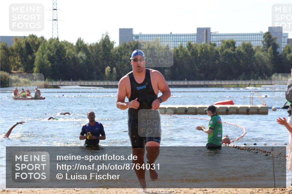 07.09.2025 - 19. Norderstedt Triathlon Luisa Fischer http://msf.ph/oto/8764031 07.09.2025 12:30:29 Schwimmen 706, 707, 1270 meine-sportfotos.de