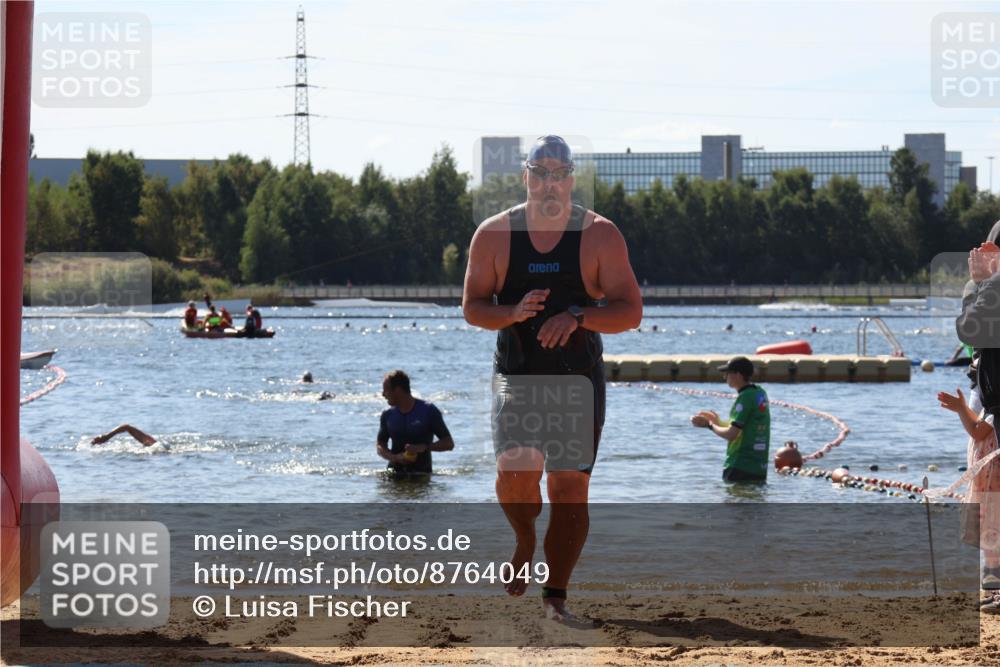 07.09.2025 - 19. Norderstedt Triathlon Luisa Fischer http://msf.ph/oto/8764049 07.09.2025 12:30:30 Schwimmen 706, 1270 meine-sportfotos.de
