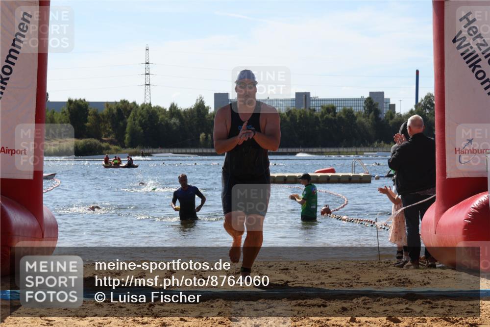 07.09.2025 - 19. Norderstedt Triathlon Luisa Fischer http://msf.ph/oto/8764060 07.09.2025 12:30:30 Schwimmen 706, 1270 meine-sportfotos.de