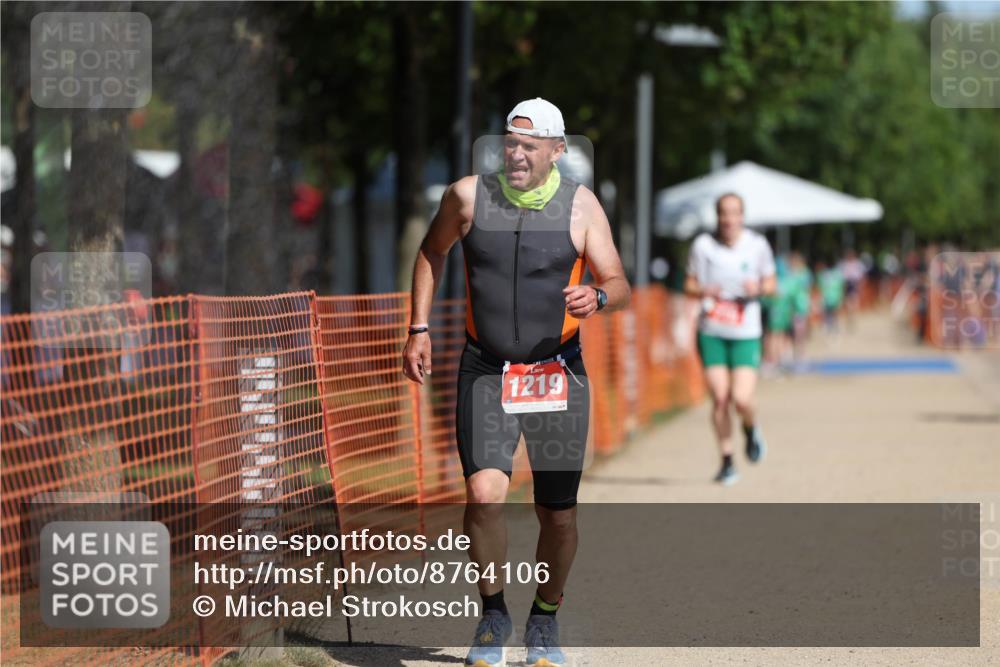 07.09.2025 - 19. Norderstedt Triathlon Michael Strokosch http://msf.ph/oto/8764106 07.09.2025 12:11:34 Laufen 719, 1219 meine-sportfotos.de