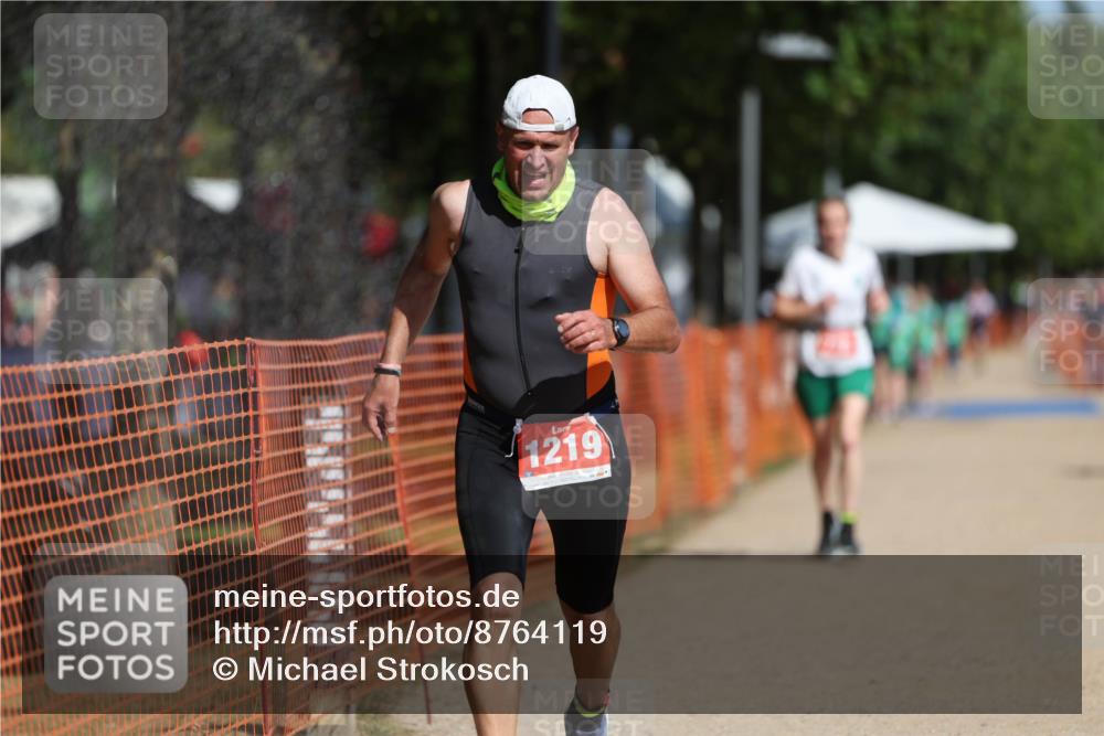 07.09.2025 - 19. Norderstedt Triathlon Michael Strokosch http://msf.ph/oto/8764119 07.09.2025 12:11:35 Laufen 719, 1219 meine-sportfotos.de