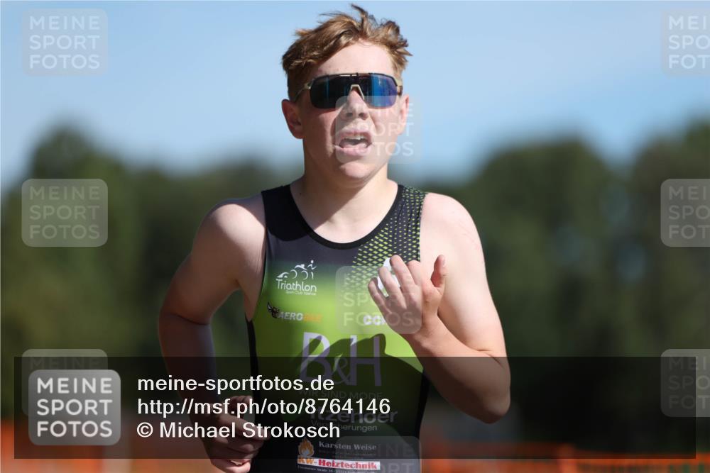07.09.2025 - 19. Norderstedt Triathlon Michael Strokosch http://msf.ph/oto/8764146 07.09.2025 11:30:56 Laufen 1180 meine-sportfotos.de