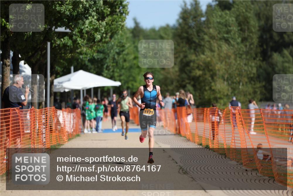 07.09.2025 - 19. Norderstedt Triathlon Michael Strokosch http://msf.ph/oto/8764167 07.09.2025 11:31:10 Laufen 1171 meine-sportfotos.de