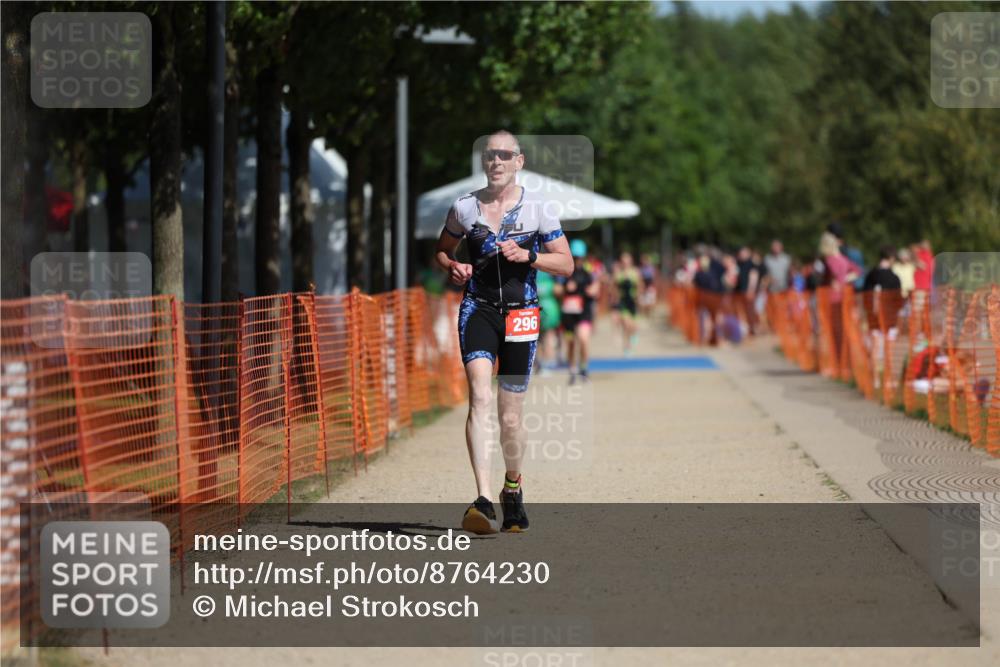 07.09.2025 - 19. Norderstedt Triathlon Michael Strokosch http://msf.ph/oto/8764230 07.09.2025 12:12:05 Laufen 296 meine-sportfotos.de