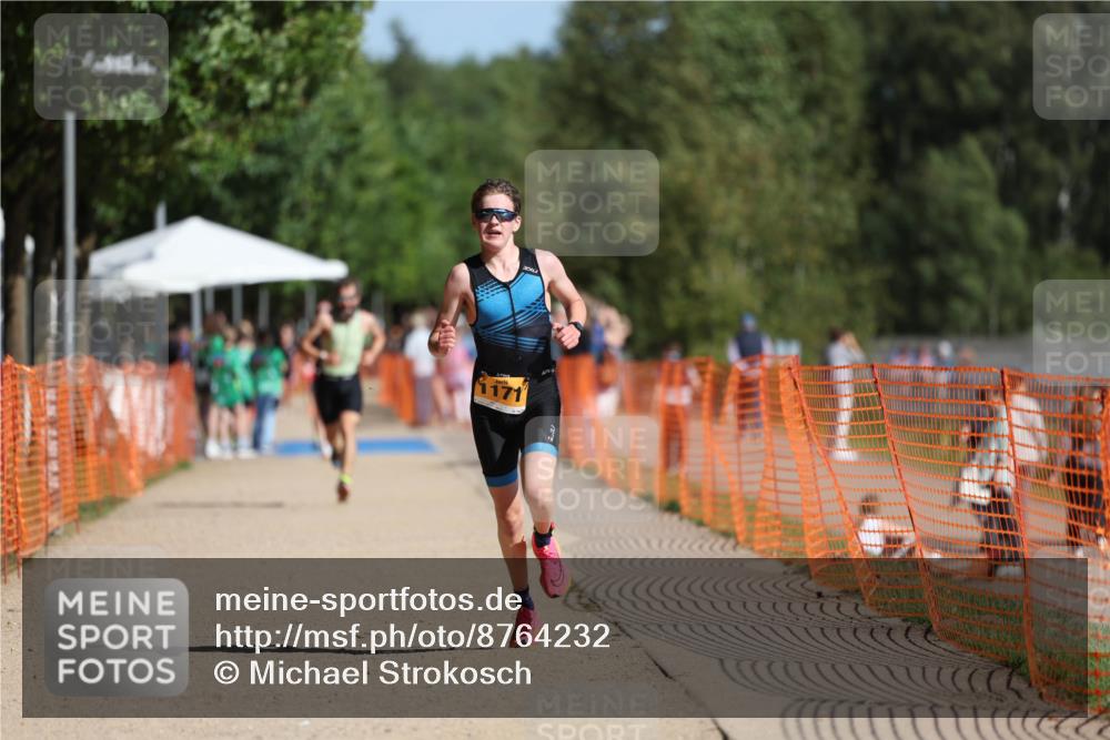 07.09.2025 - 19. Norderstedt Triathlon Michael Strokosch http://msf.ph/oto/8764232 07.09.2025 11:31:12 Laufen 1171 meine-sportfotos.de