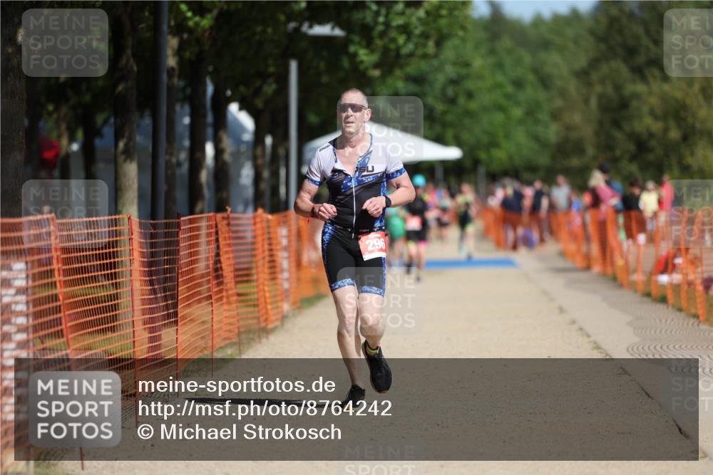 07.09.2025 - 19. Norderstedt Triathlon Michael Strokosch http://msf.ph/oto/8764242 07.09.2025 12:12:06 Laufen 296 meine-sportfotos.de