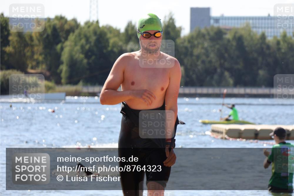 07.09.2025 - 19. Norderstedt Triathlon Luisa Fischer http://msf.ph/oto/8764323 07.09.2025 12:31:33 Schwimmen 142, 745 meine-sportfotos.de